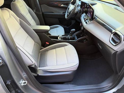 Used 2025 Chevrolet TrailBlazer LT image 19