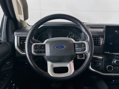 Used 2024 Ford Expedition Max XLT image 18