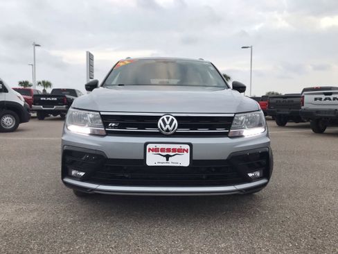 Used 2021 Volkswagen Tiguan SE R-Line image 2