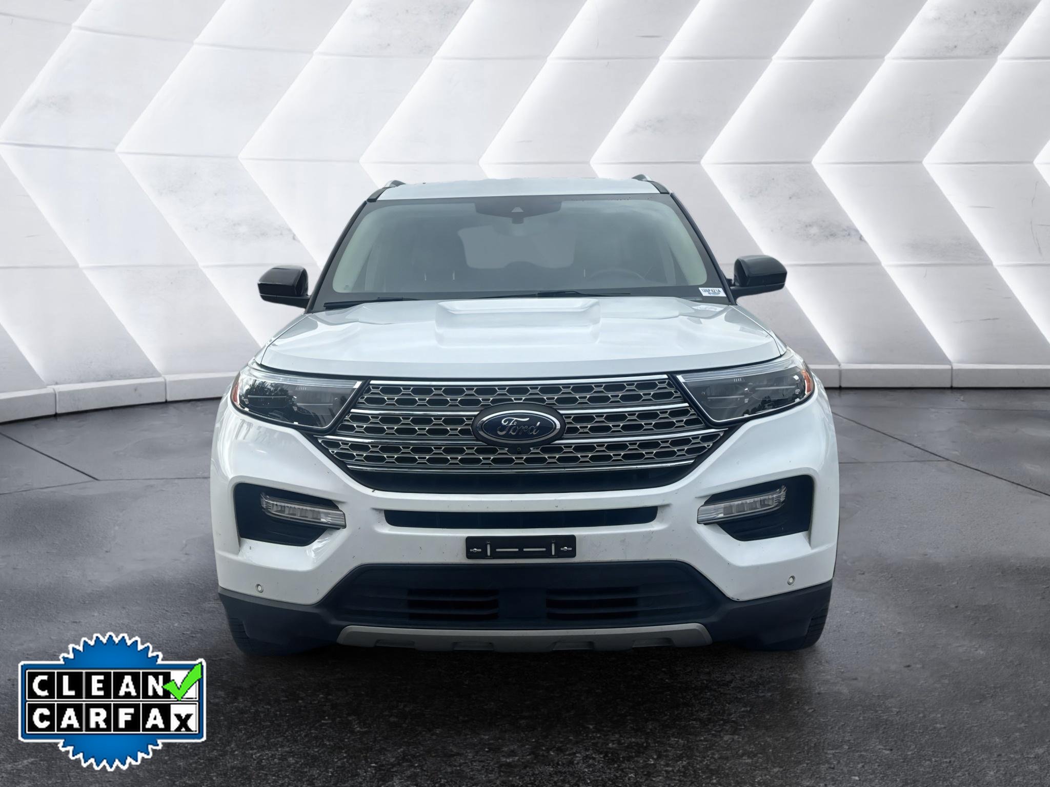 Used 2022 Ford Explorer Limited RWD image 2