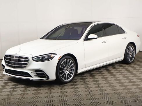 Used 2022 Mercedes-Benz S 500 4MATIC w/ AMG Line Package image 12