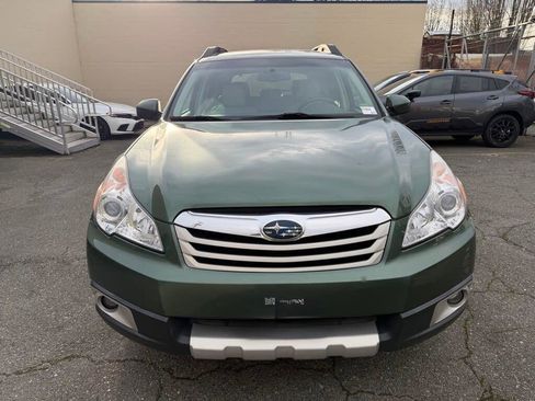 Used 2012 Subaru Outback 3.6R Limited w/ Popular Pkg 1A image 2