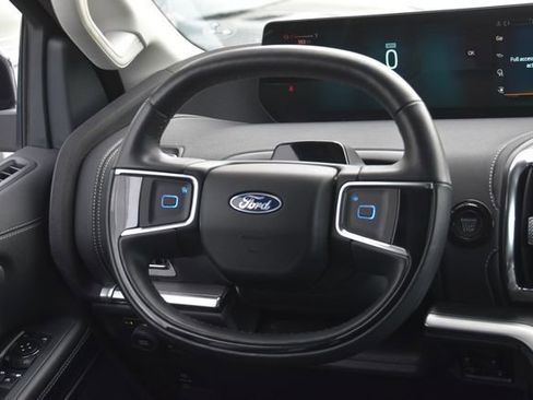 Used 2025 Ford Expedition Max Platinum AWD/4WD image 20