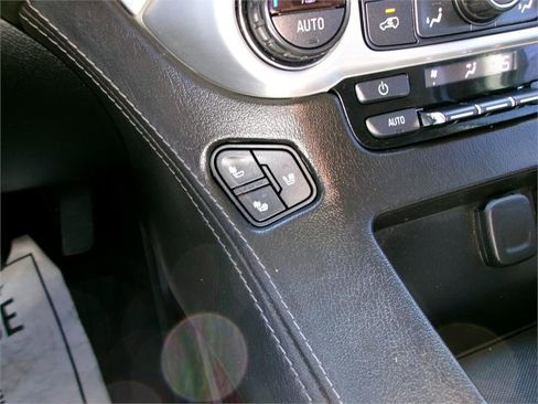 Used 2019 GMC Yukon XL SLT w/ Premium Edition image 28