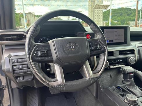 Used 2024 Toyota Tacoma TRD Off-Road AWD/4WD image 14