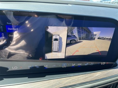 New 2025 Chevrolet Suburban Premier image 15