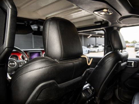 Used 2021 Jeep Wrangler Unlimited Rubicon AWD/4WD image 27