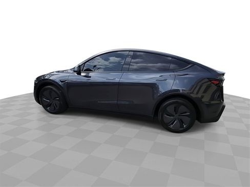 Used 2026 Tesla Model Y 2WD image 6