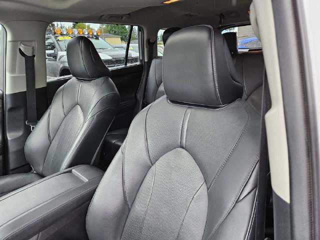 Used 2021 Toyota Highlander Limited AWD/4WD image 25
