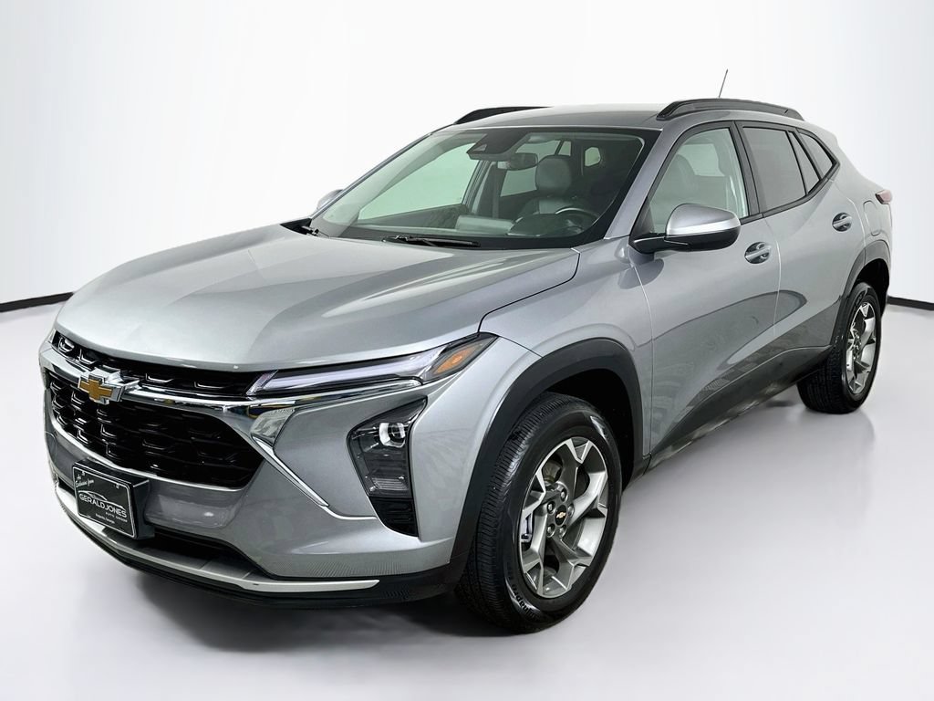 Used 2025 Chevrolet Trax LT w/ LT Convenience Package FWD image 1