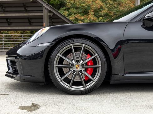 Certified 2024 Porsche 911 Targa 4S w/ Premium Package AWD/4WD image 12