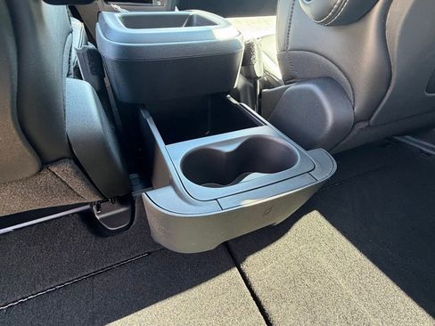 New 2026 Chrysler Pacifica Select image 30