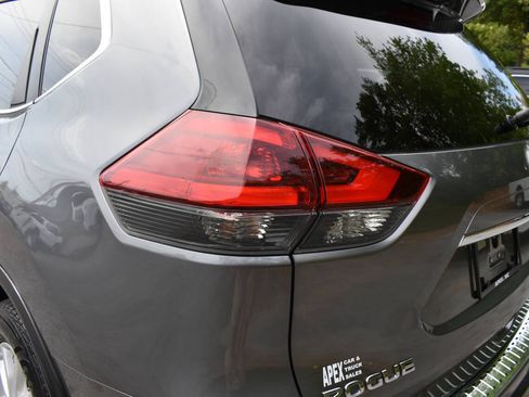 Used 2019 Nissan Rogue SV AWD/4WD image 36