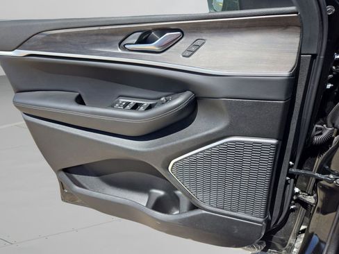 New 2026 Jeep Grand Cherokee L Limited AWD/4WD image 12
