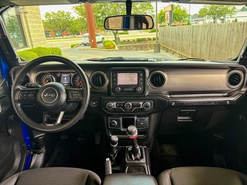 Used 2019 Jeep Wrangler Unlimited Sport AWD/4WD image 29