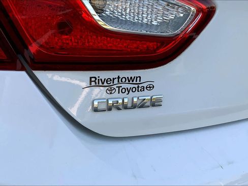 Used 2019 Chevrolet Cruze LS w/ LS Fleet Convenience Package image 32