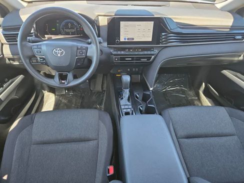 Used 2025 Toyota Camry LE FWD image 9
