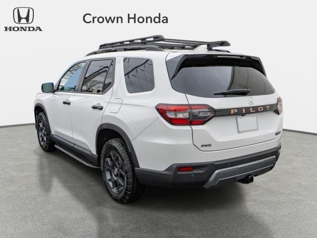 New 2026 Honda Pilot TrailSport image 3