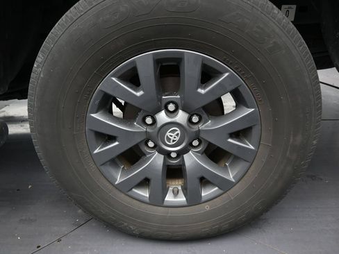 Used 2023 Toyota Tacoma SR5 RWD image 10