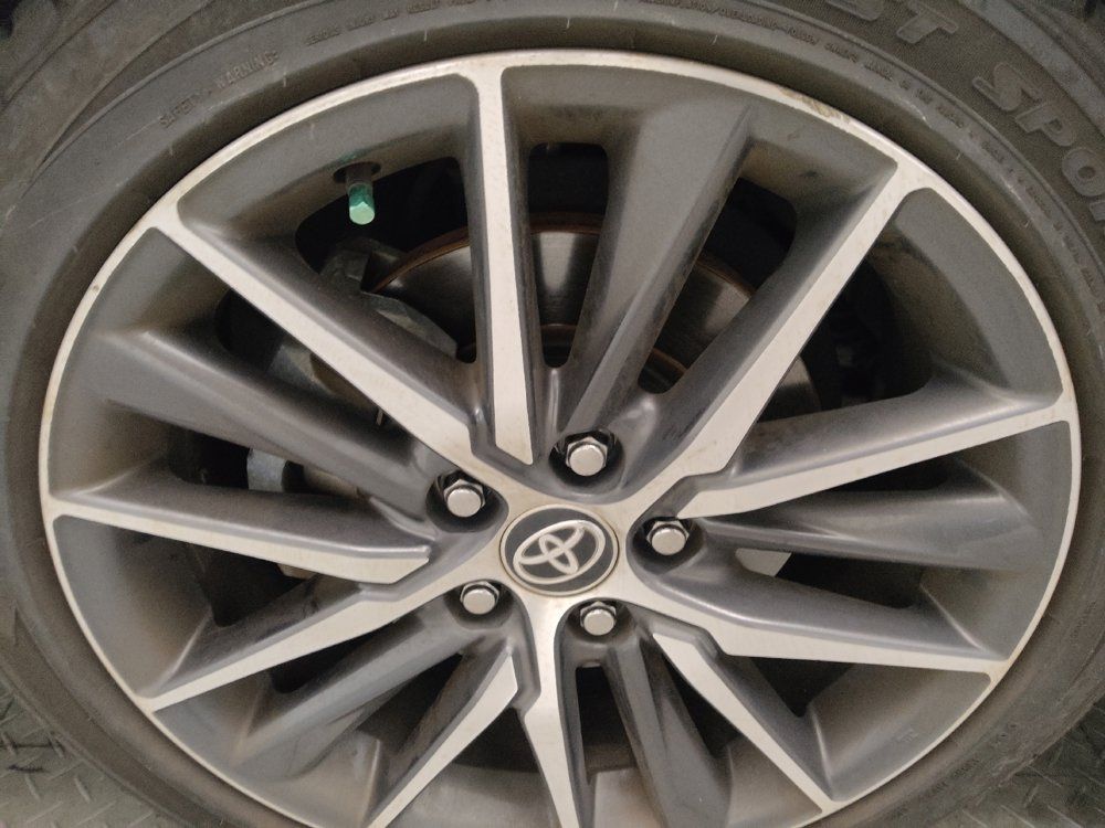 Used 2021 Toyota Camry XLE w/ Navigation Package FWD image 31