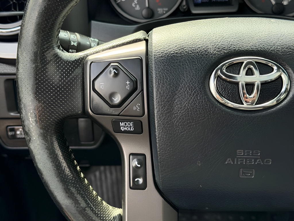 Used 2016 Toyota Tacoma TRD Off-Road AWD/4WD image 37