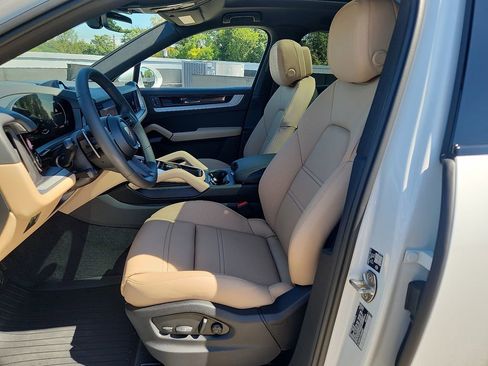 New 2026 Porsche Cayenne E-Hybrid Coupe image 5