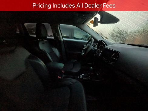 Used 2019 Jeep Compass Latitude FWD image 8