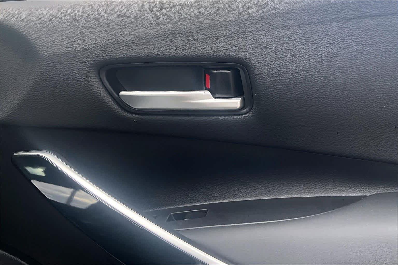 Used 2022 Toyota Corolla XSE FWD image 23
