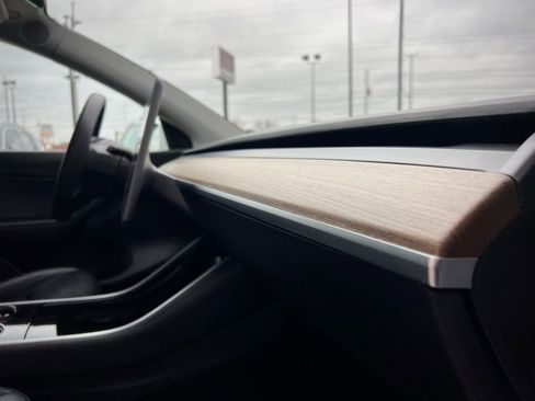 Used 2021 Tesla Model Y Long Range image 36