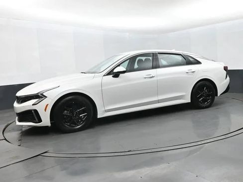 Used 2025 Kia K5 LXS FWD image 5