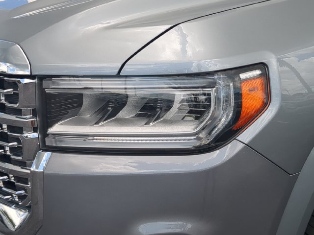 Used 2023 GMC Acadia Denali w/ Denali Ultimate Package FWD image 10