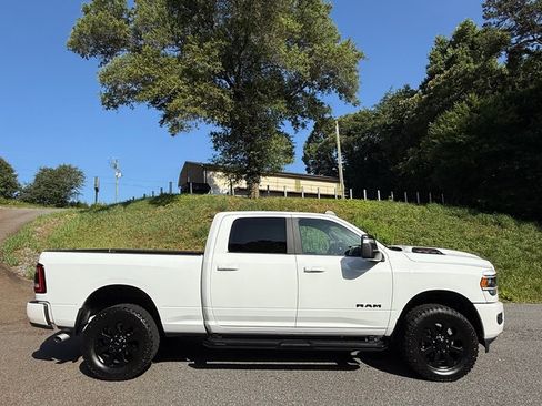 Used 2024 RAM 2500 Laramie w/ Night Edition AWD/4WD image 5