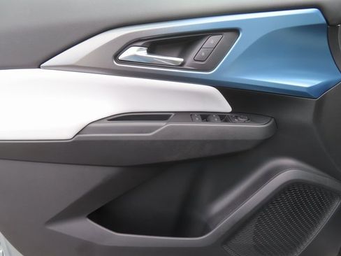 Certified 2025 Chevrolet Equinox EV LT w/ Convenience Package image 10