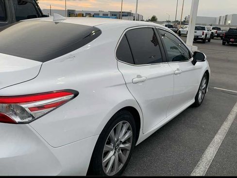 Used 2020 Toyota Camry LE image 2