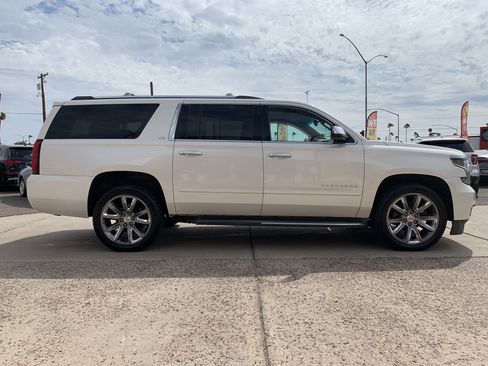 Used 2015 Chevrolet Suburban LTZ image 4