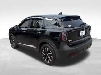 Used 2025 Nissan Kicks SV AWD/4WD video 3