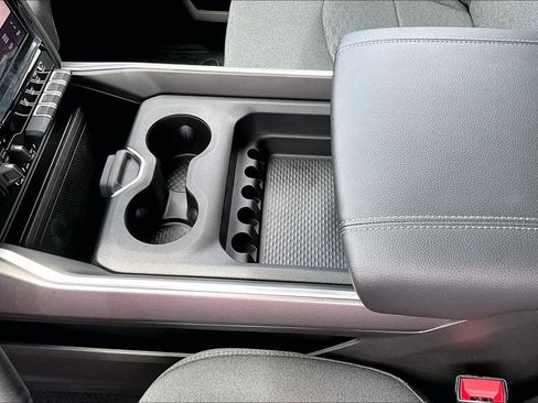 New 2026 RAM 2500 Big Horn AWD/4WD image 8