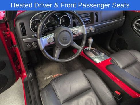 Used 2004 Chevrolet SSR w/ Preferred Equipment Group RWD image 18