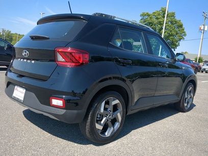 Used 2025 Hyundai Venue SEL