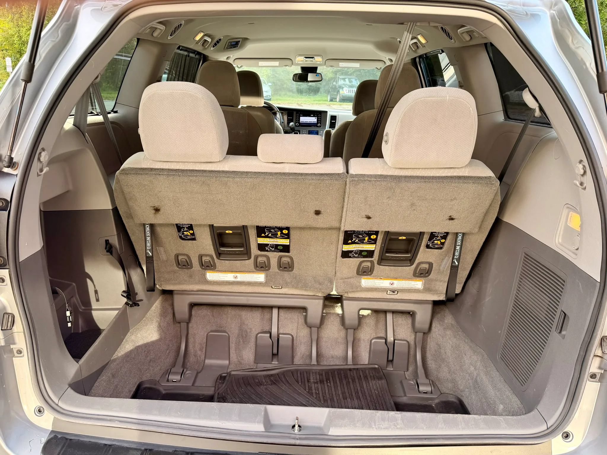 Used 2018 Toyota Sienna LE FWD image 30