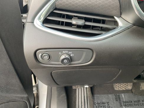 Used 2021 Chevrolet Malibu LT image 30