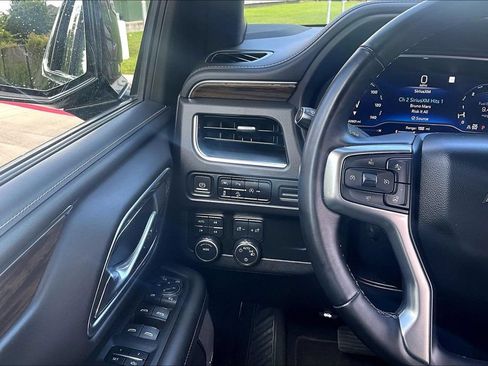 Used 2023 Chevrolet Tahoe Premier AWD/4WD image 26