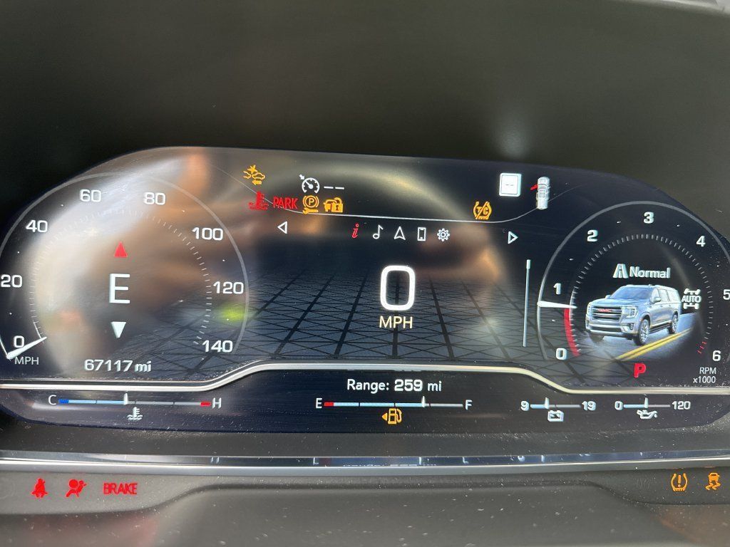 Used 2023 GMC Yukon SLT AWD/4WD image 10