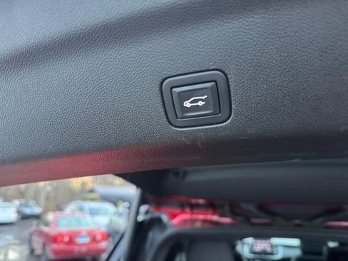 Used 2021 Chevrolet Tahoe LT w/ LT Signature Package image 33