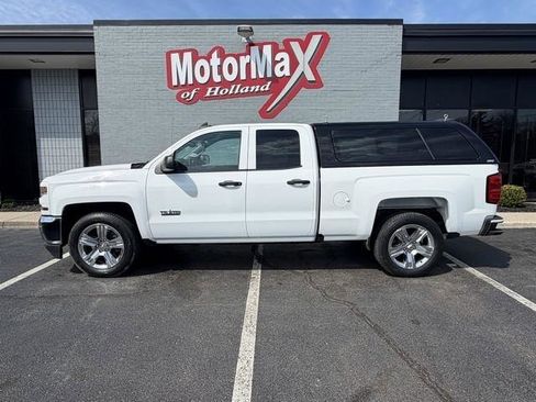 Used 2018 Chevrolet Silverado 1500 Custom w/ Texas Edition image 1