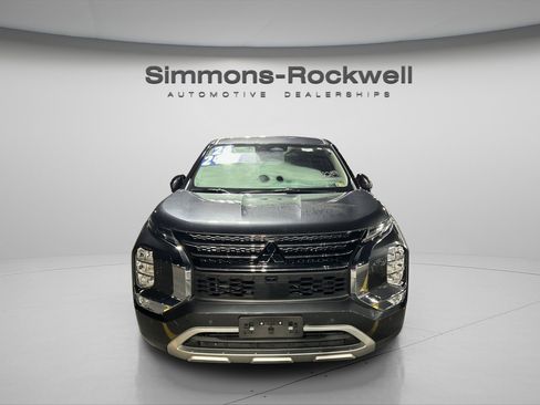 Used 2024 Mitsubishi Outlander SE image 6