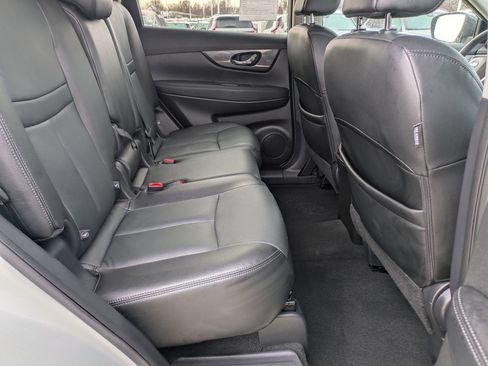 Used 2016 Nissan Rogue SL w/ SL Premium Package image 22