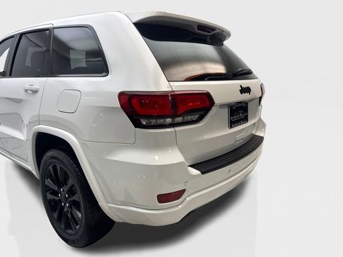 Used 2020 Jeep Grand Cherokee Altitude RWD image 19