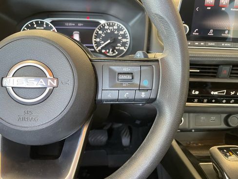 Certified 2023 Nissan Rogue SV image 12