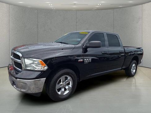 Used 2020 RAM 1500 Classic SLT AWD/4WD image 9